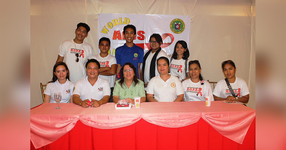 DOH-Region-8-Assistant-Regional-Director-Paula-Sydiongco-(in-green)-flanked-by-VSU-HIV-Counselors-Dr.-Josephine-O.-Zafico-and-Ms.-Jan-Ana-B.-Masendo-and-DILG-representative-(seated,-from-right)-and-staff-of-the-DOH-RESU-8-with-the-VSU-H.O.P.E.