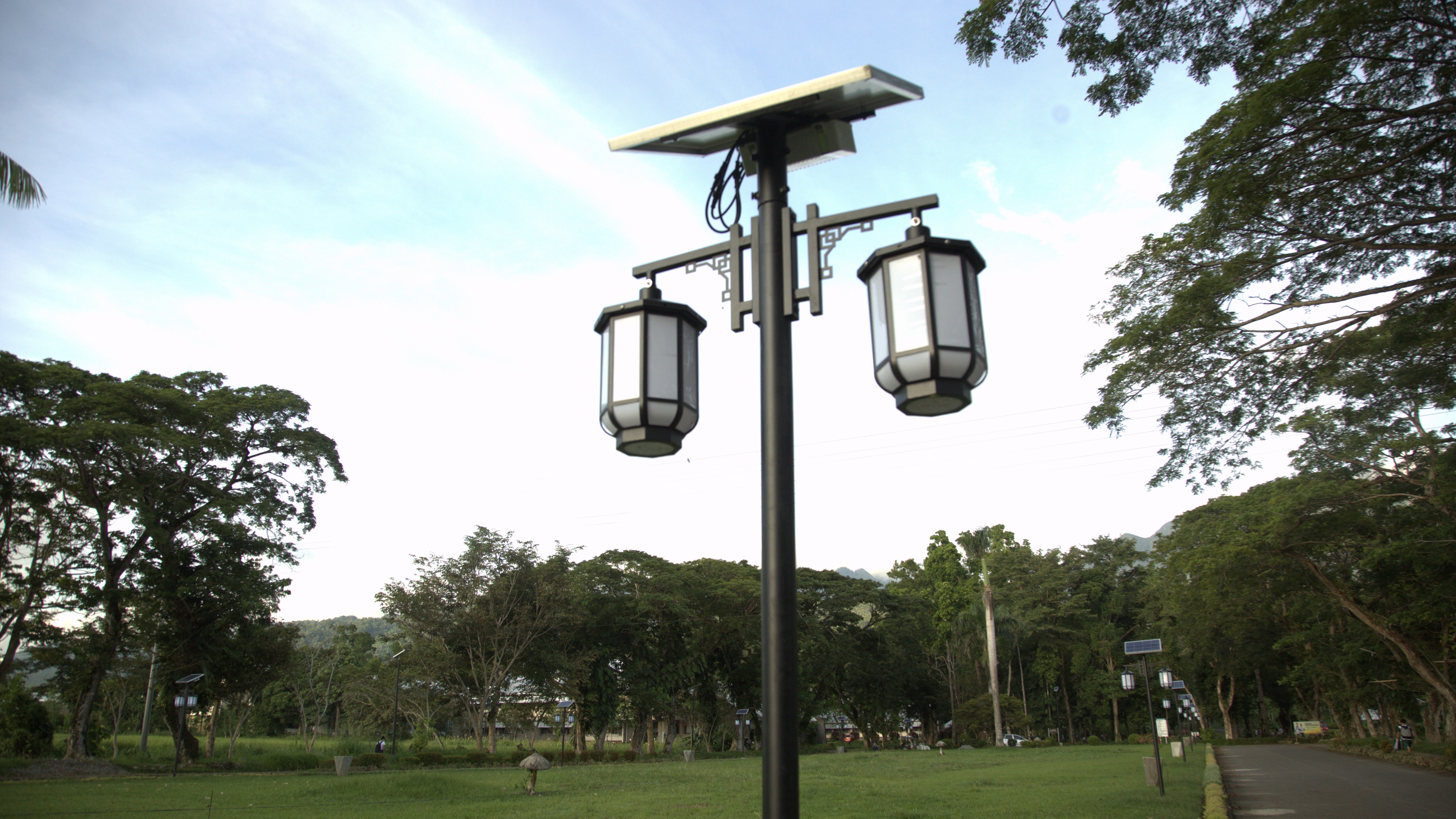 solar lamp post